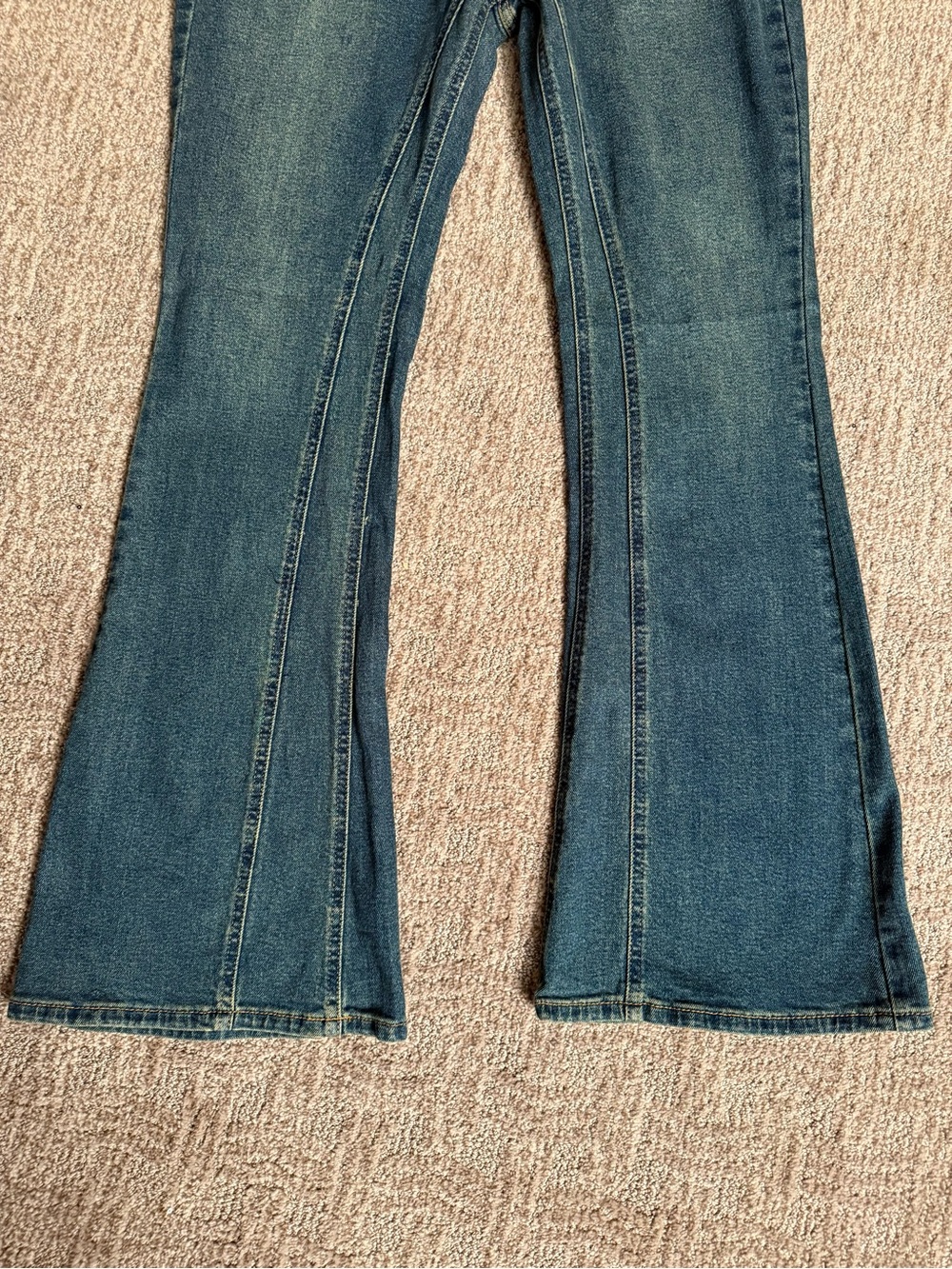Mid Rise Flared Jeans - Picture 4 of 8
